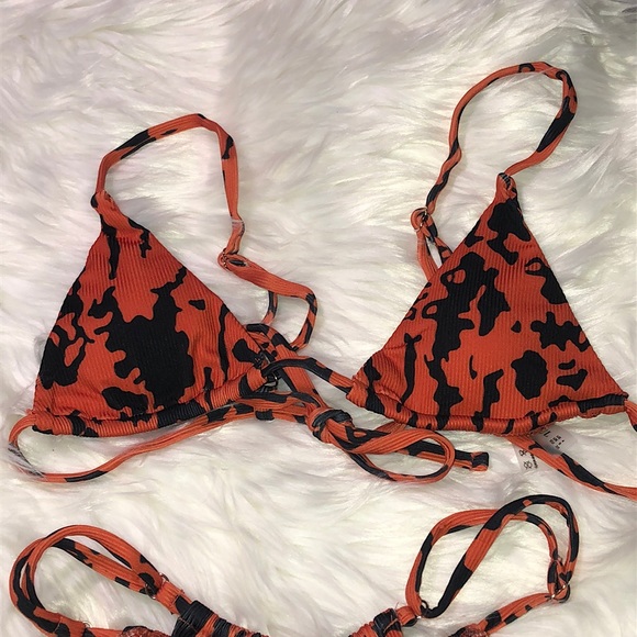 Leopard String Bikini! - Picture 4 of 8